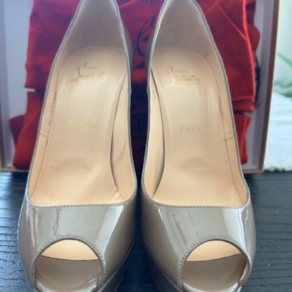 Christian Louboutin Bambou 140 Metal Patent Calf Open Toe Pumps- Oyster